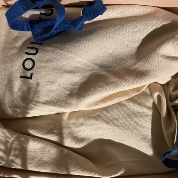 Designer sneaker - Picture 2 of 4